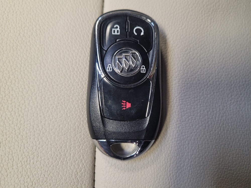 2018 Buick Regal in Fresno, CA 93726 - 18092438 32