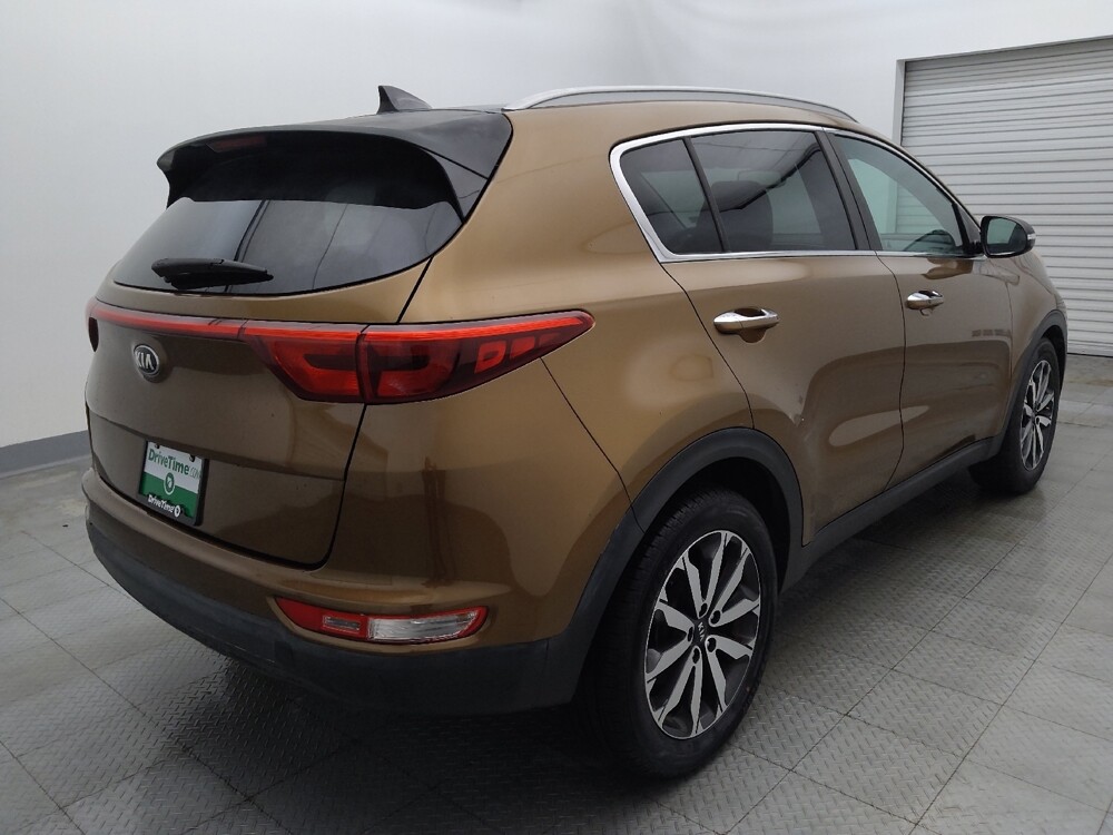 2017 Kia Sportage in Live Oak, TX 78233 - 18092439 9