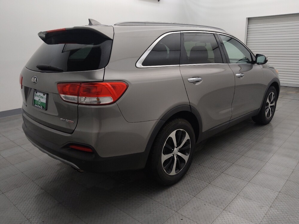 2017 Kia Sorento in Houston, TX 77060 - 18092440 9