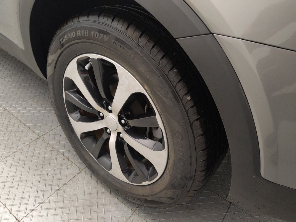 2017 Kia Sorento in Houston, TX 77060 - 18092440 31