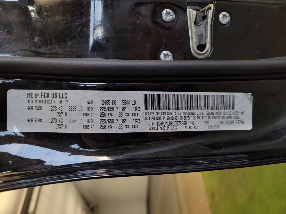 2018 Jeep Cherokee in Louisville, KY 40258 - 18092447 33