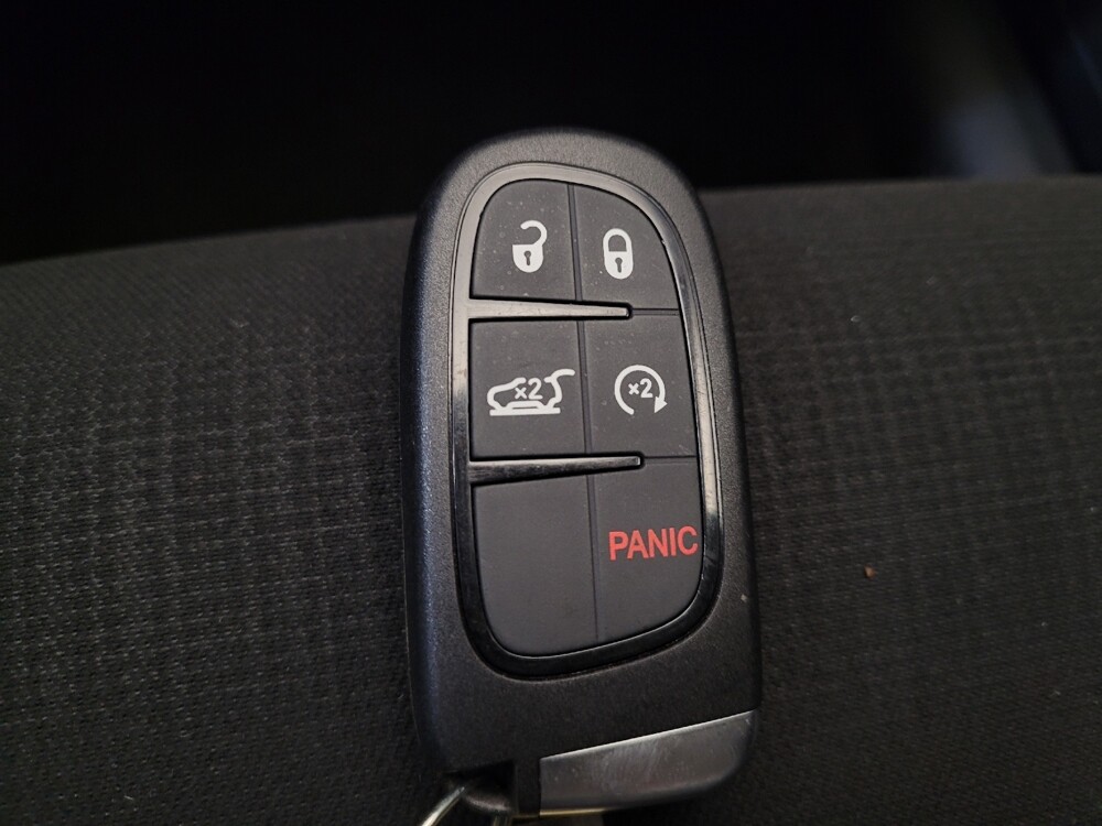 2018 Jeep Cherokee in Louisville, KY 40258 - 18092447 32