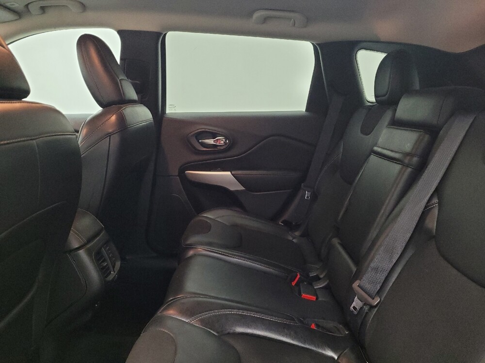 2018 Jeep Cherokee in Louisville, KY 40258 - 18092447 18