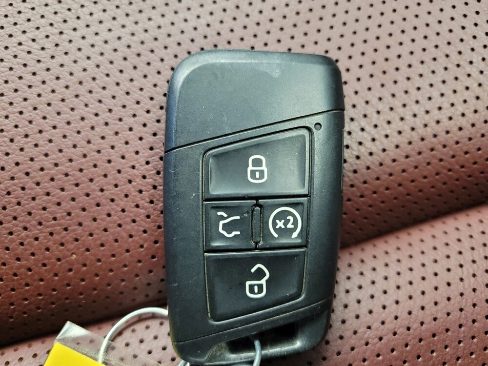 2021 Volkswagen Atlas in Miamisburg, OH 45342 - 18092448 32
