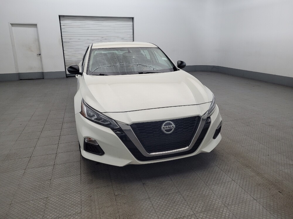 2019 Nissan Altima in Allentown, PA 18103 - 18092458 14
