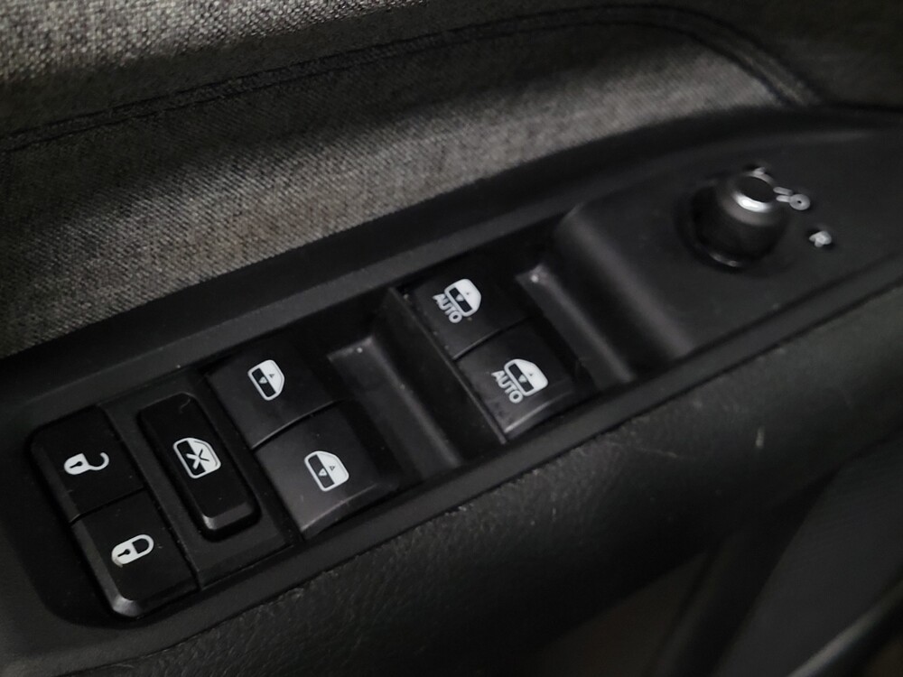 2022 Jeep Compass in Pittsburgh, PA 15237 - 18092466 27