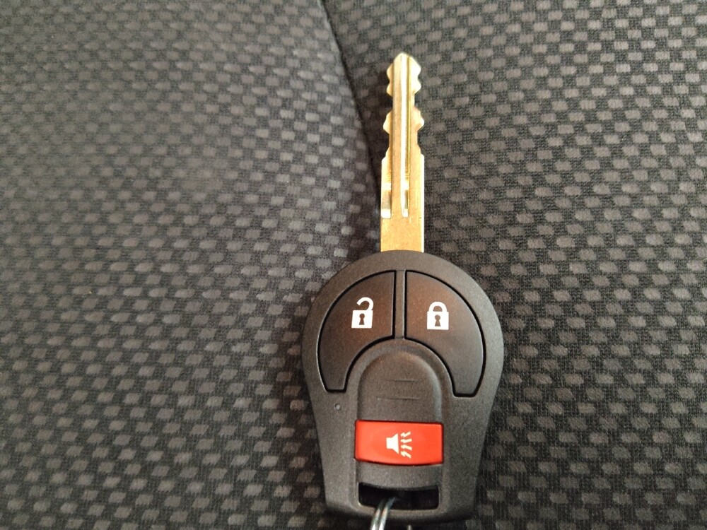 2015 Nissan Rogue in Des Moines, IA 50310 - 18092472 32