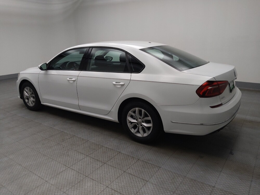 2018 Volkswagen Passat in Peoria, IL 61615 - 18092473 3