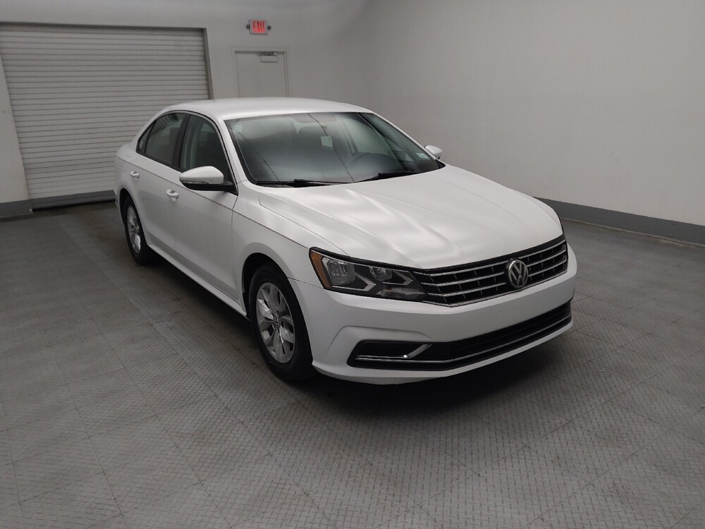 2018 Volkswagen Passat in Peoria, IL 61615 - 18092473 13