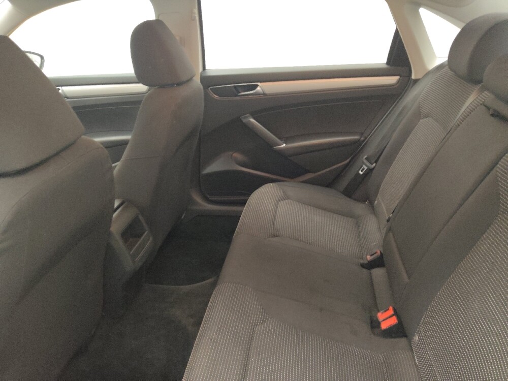 2018 Volkswagen Passat in Peoria, IL 61615 - 18092473 18