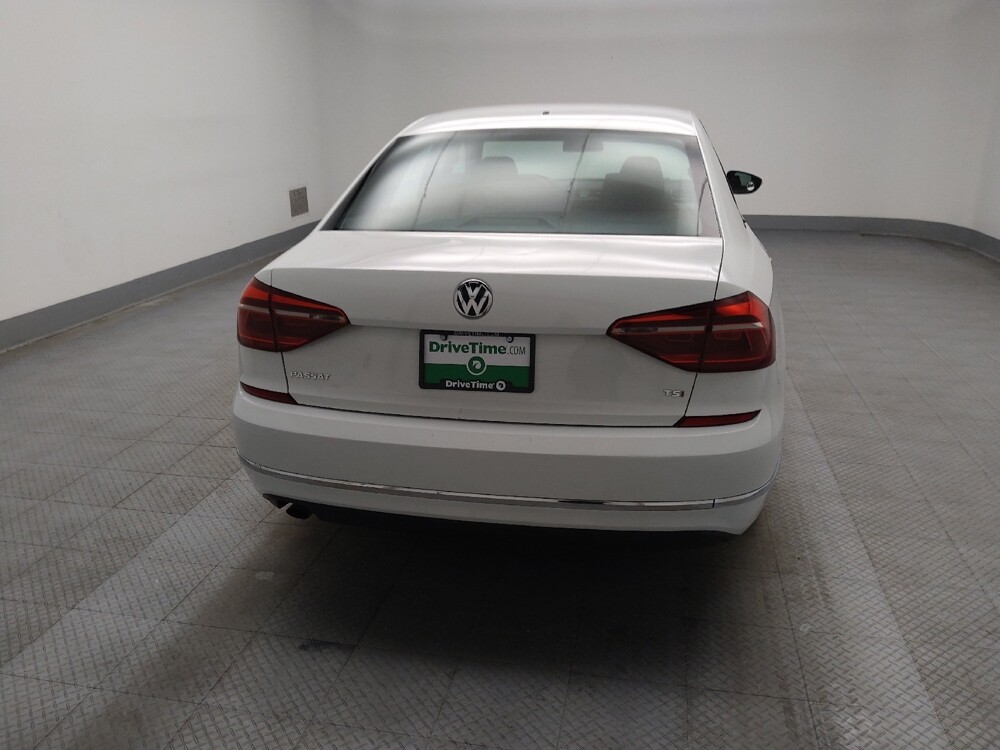 2018 Volkswagen Passat in Peoria, IL 61615 - 18092473 7