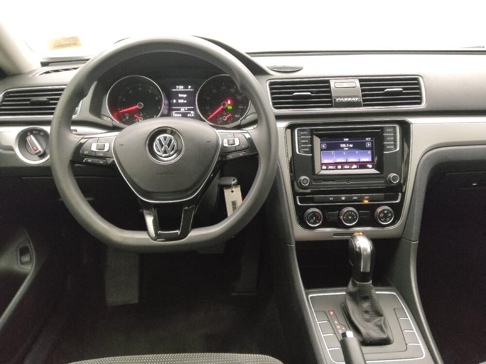 2018 Volkswagen Passat in Peoria, IL 61615 - 18092473 22