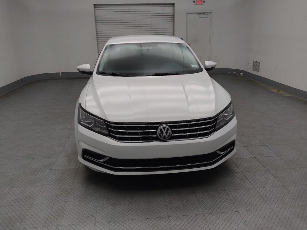 2018 Volkswagen Passat in Peoria, IL 61615 - 18092473 14