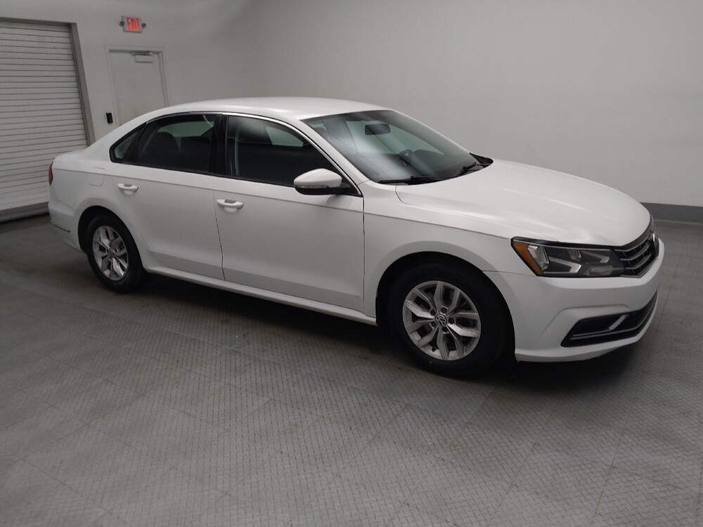 2018 Volkswagen Passat in Peoria, IL 61615 - 18092473 11