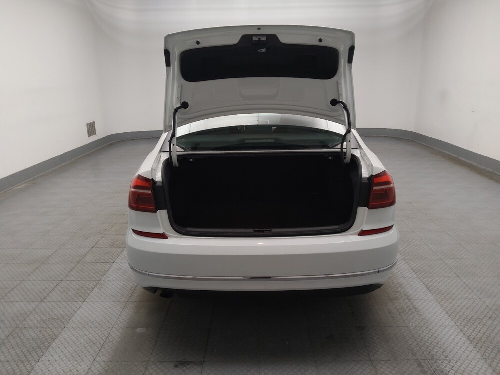 2018 Volkswagen Passat in Peoria, IL 61615 - 18092473 29