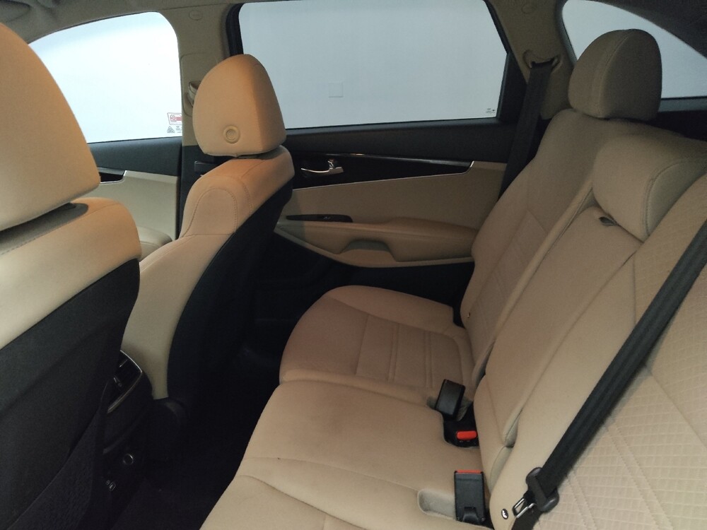 2019 Kia Sorento in Des Moines, IA 50310 - 18092474 18