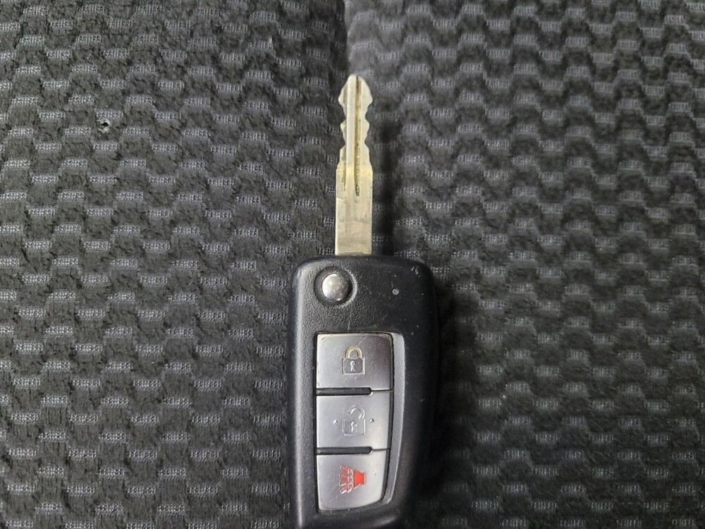 2019 Nissan Rogue Sport in Indianapolis, IN 46219 - 18092480 32