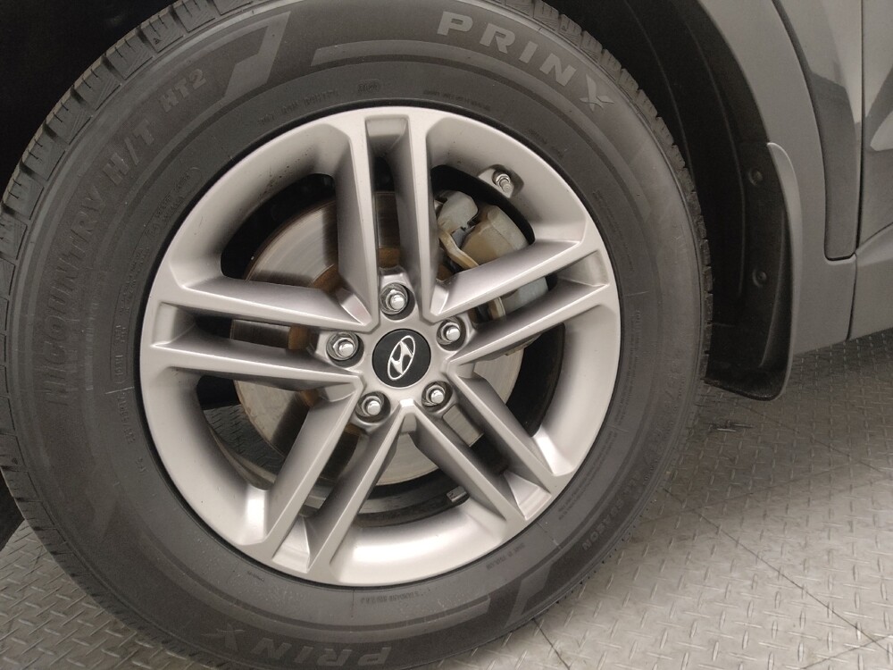 2017 Hyundai Santa Fe in Gainesville, FL 32609 - 18092504 31