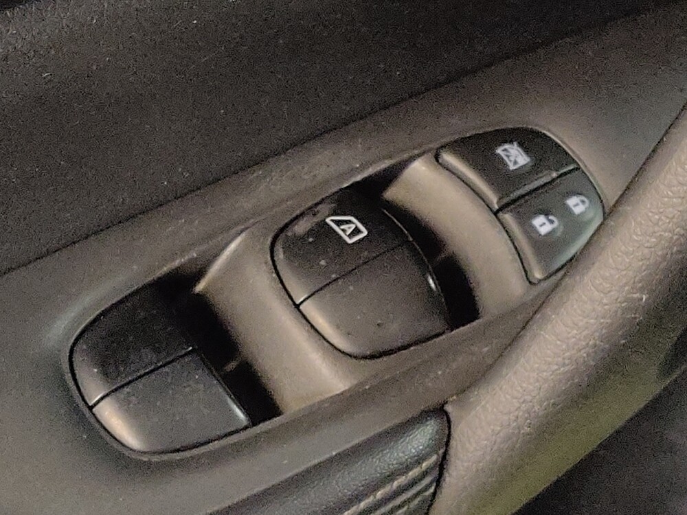 2019 Nissan Rogue in Lakeland, FL 33815 - 18092507 27