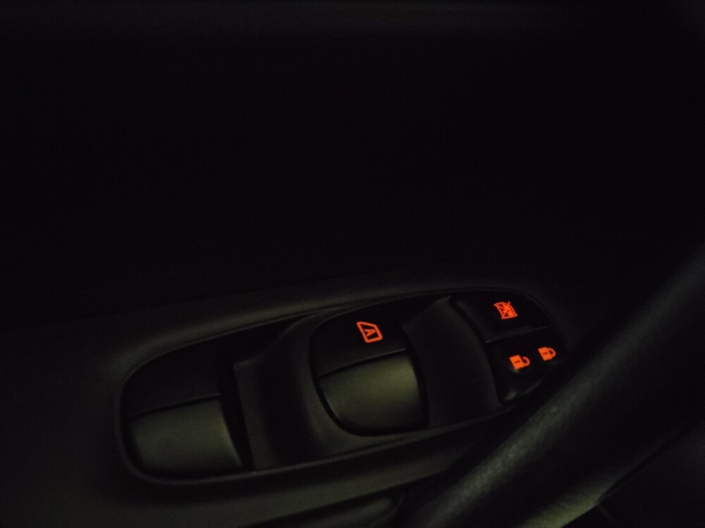 2017 Nissan Rogue Sport in Tampa, FL 33619 - 18092510 27