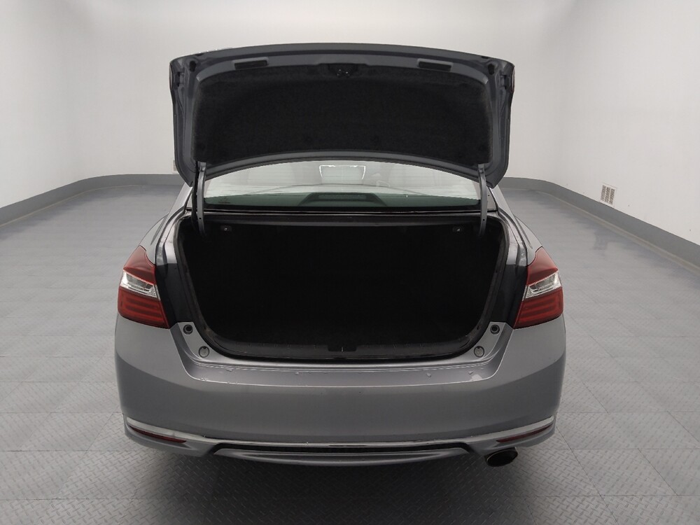 2016 Honda Accord in St. Louis, MO 63136 - 18092533 29