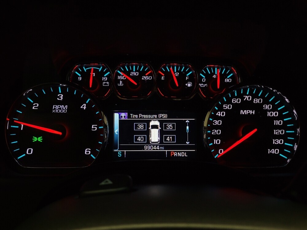 2018 Chevrolet Suburban in Riverside, CA 92504 - 18092540 23