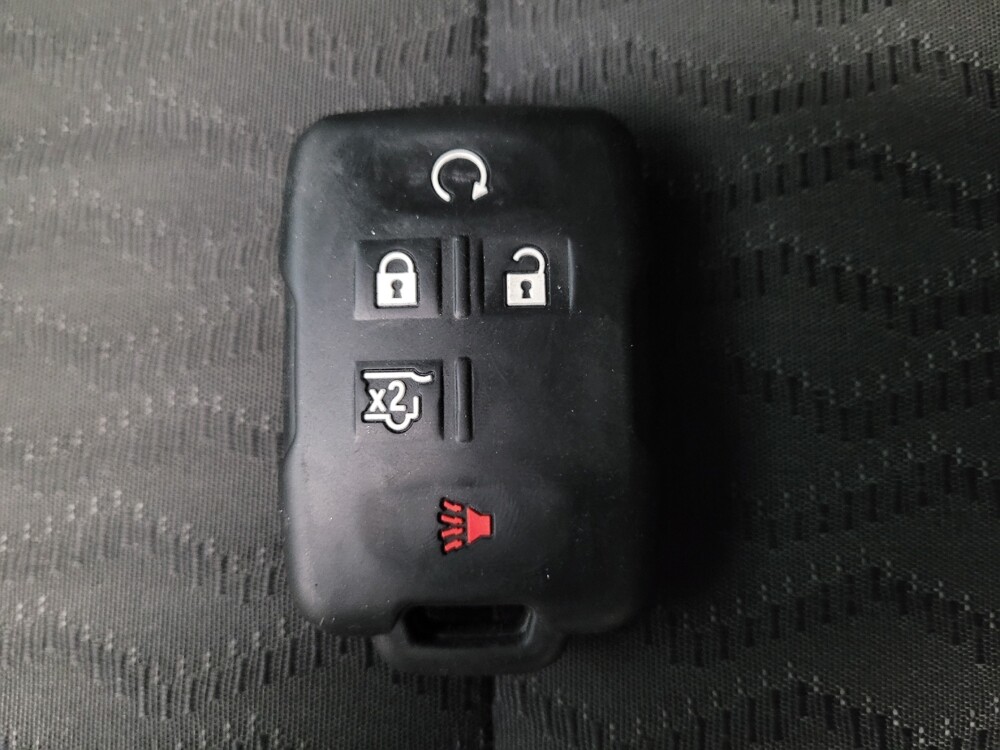 2018 Chevrolet Suburban in Riverside, CA 92504 - 18092540 32