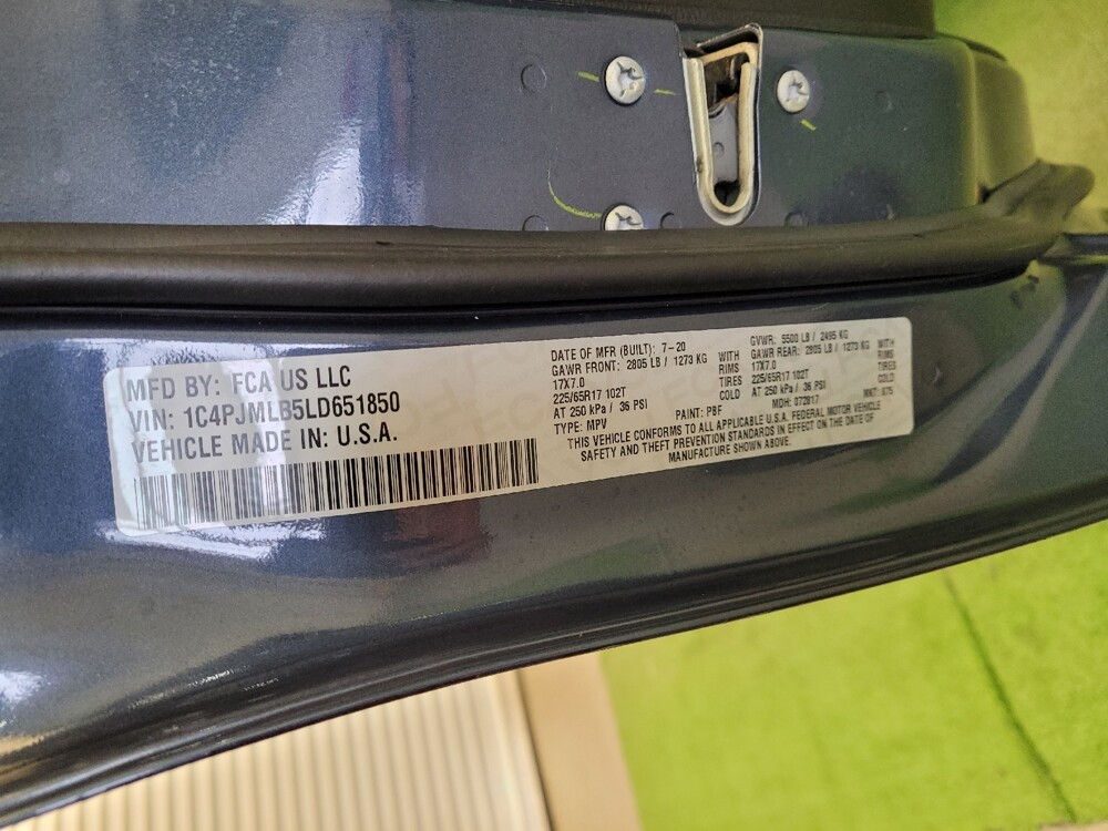 2020 Jeep Cherokee in Louisville, KY 40258 - 18092544 33