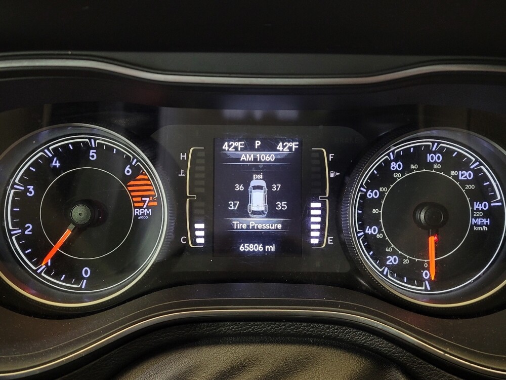 2020 Jeep Cherokee in Louisville, KY 40258 - 18092544 23