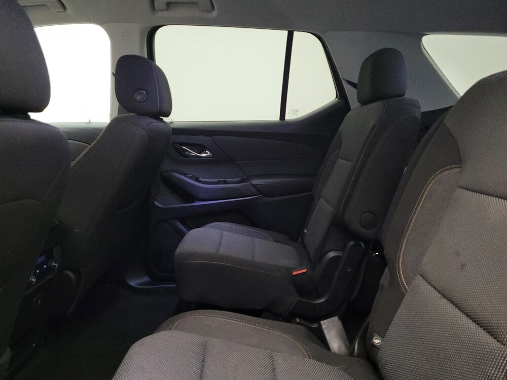 2019 Chevrolet Traverse in Louisville, KY 40258 - 18092545 18