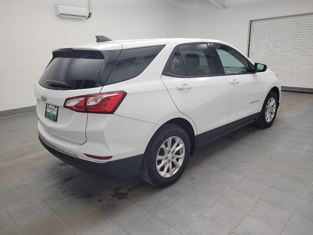 2018 Chevrolet Equinox in Louisville, KY 40258 - 18092548 10
