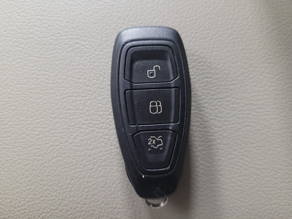 2013 Ford C-MAX in Morrow, GA 30260 - 18092554 32