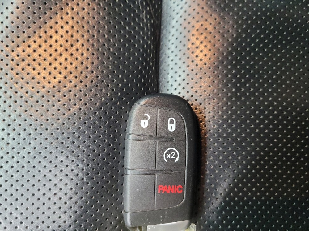 2017 Jeep Grand Cherokee in Indianapolis, IN 46219 - 18092564 32