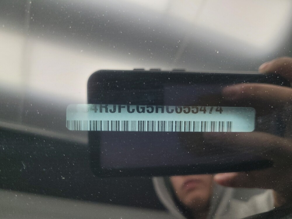 2017 Jeep Grand Cherokee in Indianapolis, IN 46219 - 18092564 33