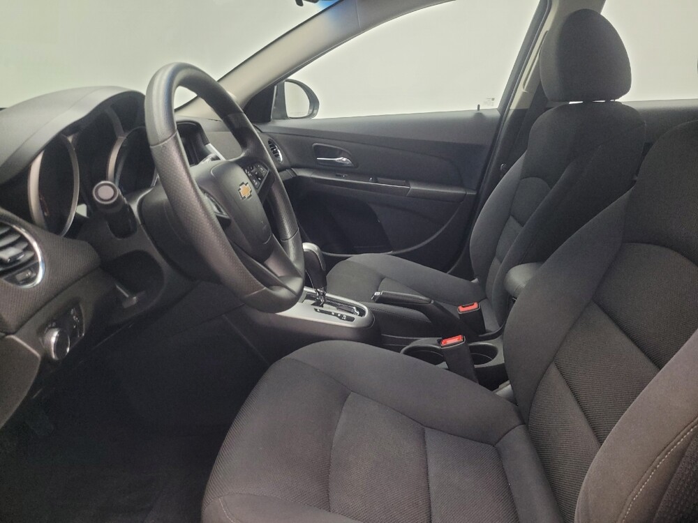 2016 Chevrolet Cruze in Indianapolis, IN 46219 - 18092565 17