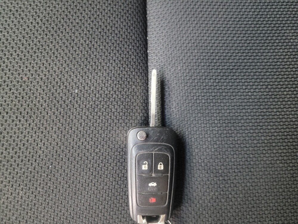 2016 Chevrolet Cruze in Indianapolis, IN 46219 - 18092565 32