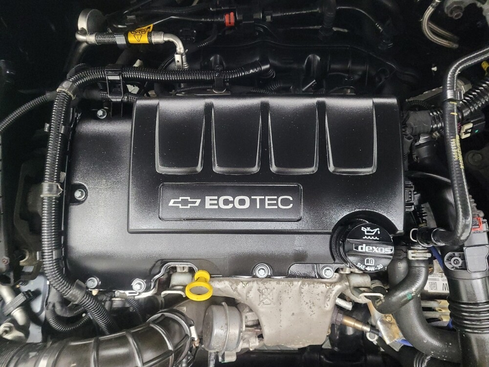 2016 Chevrolet Cruze in Indianapolis, IN 46219 - 18092565 30