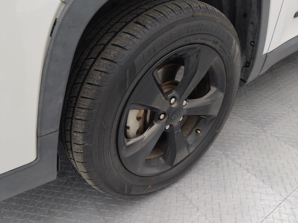 2019 Jeep Cherokee in Wichita, KS 67207 - 18092568 31