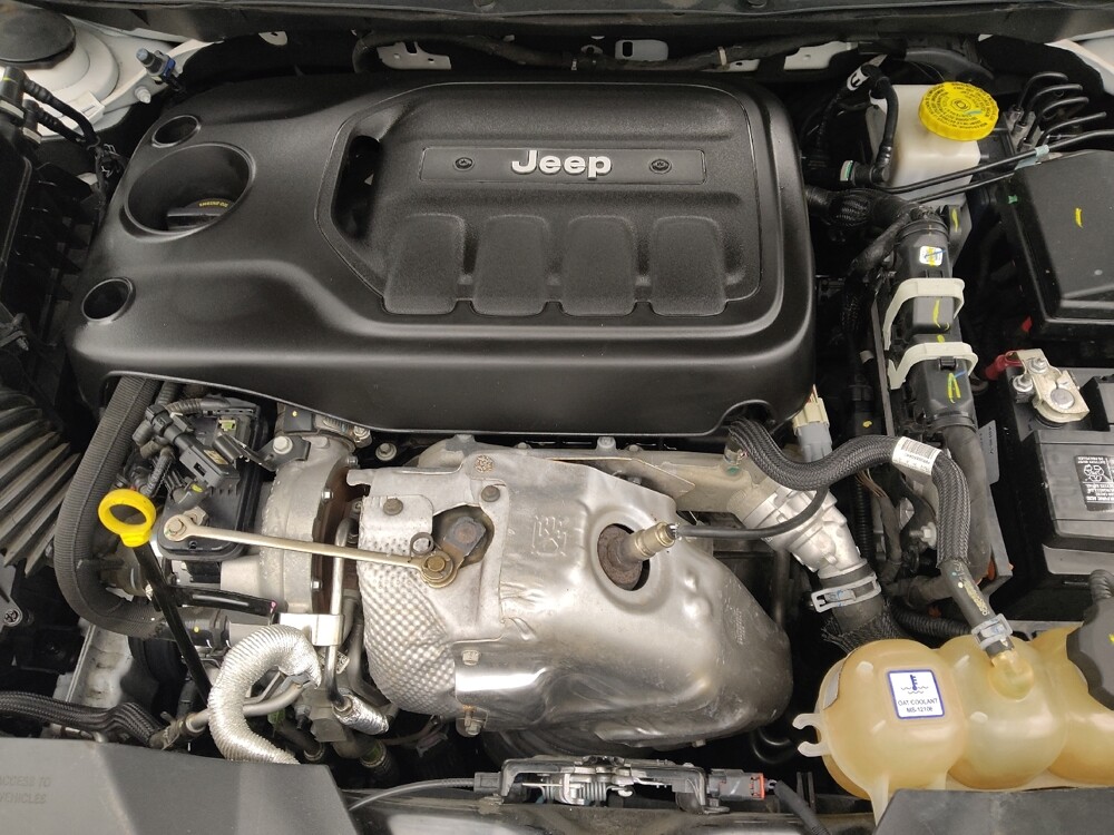 2019 Jeep Cherokee in Wichita, KS 67207 - 18092568 30