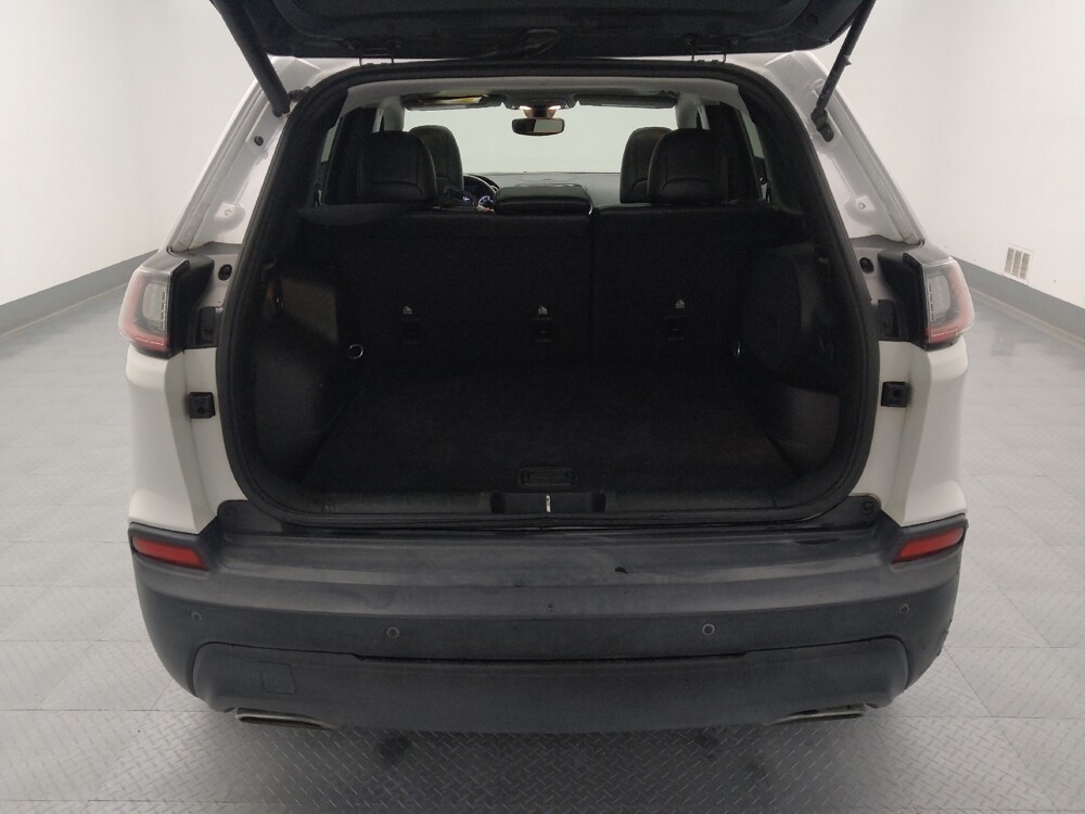 2019 Jeep Cherokee in Wichita, KS 67207 - 18092568 29