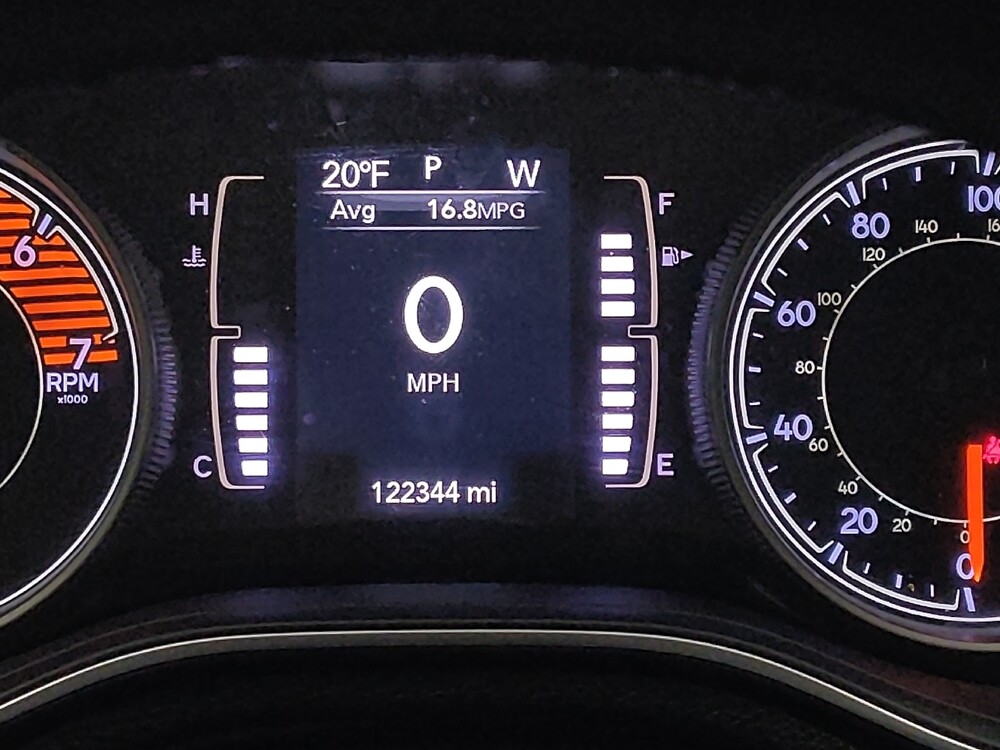 2019 Jeep Cherokee in Wichita, KS 67207 - 18092568 23