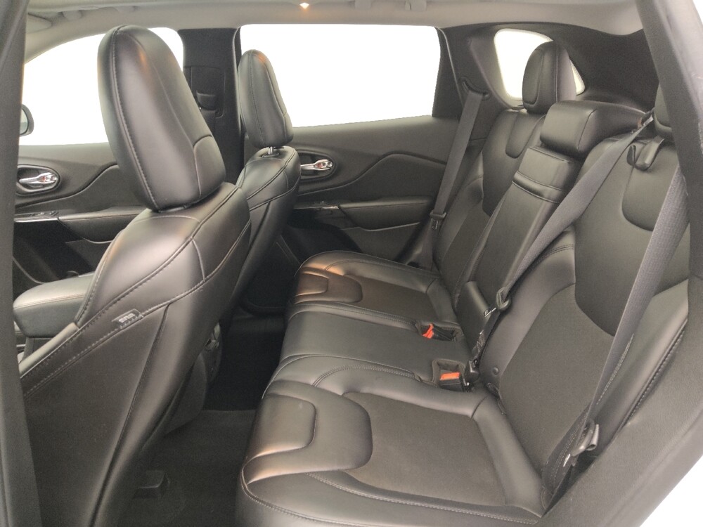 2019 Jeep Cherokee in Wichita, KS 67207 - 18092568 18