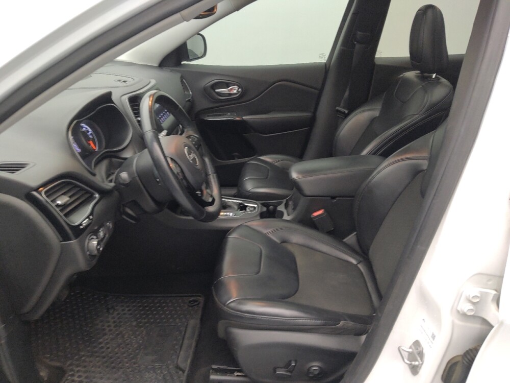 2019 Jeep Cherokee in Wichita, KS 67207 - 18092568 17