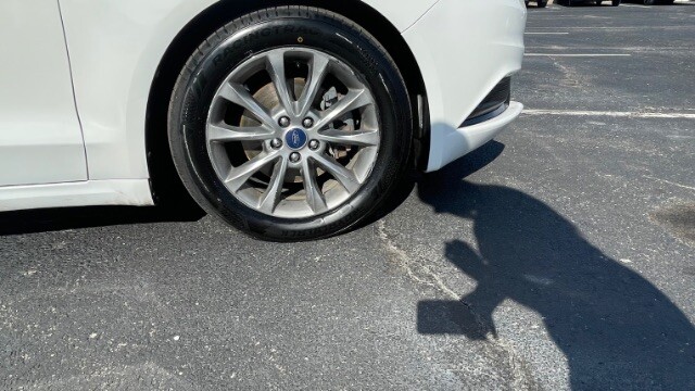 2017 Ford Fusion in Dallas, TX 75228 - 18092601 5