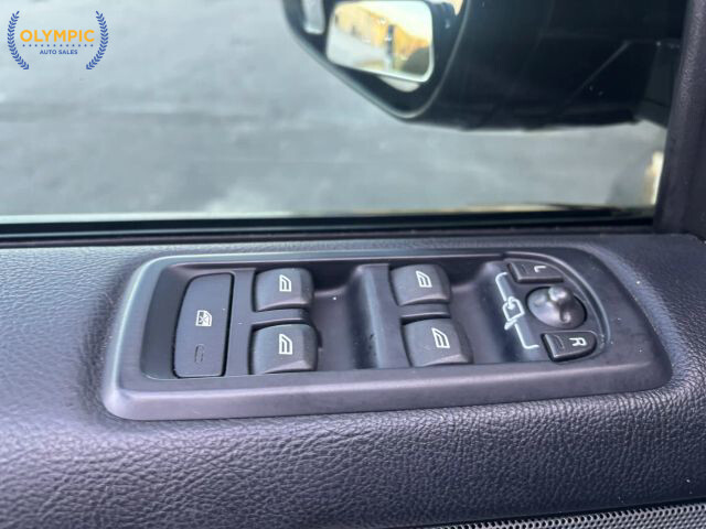 2016 Land Rover LR4 in Decatur, GA 30032 - 18092605 32