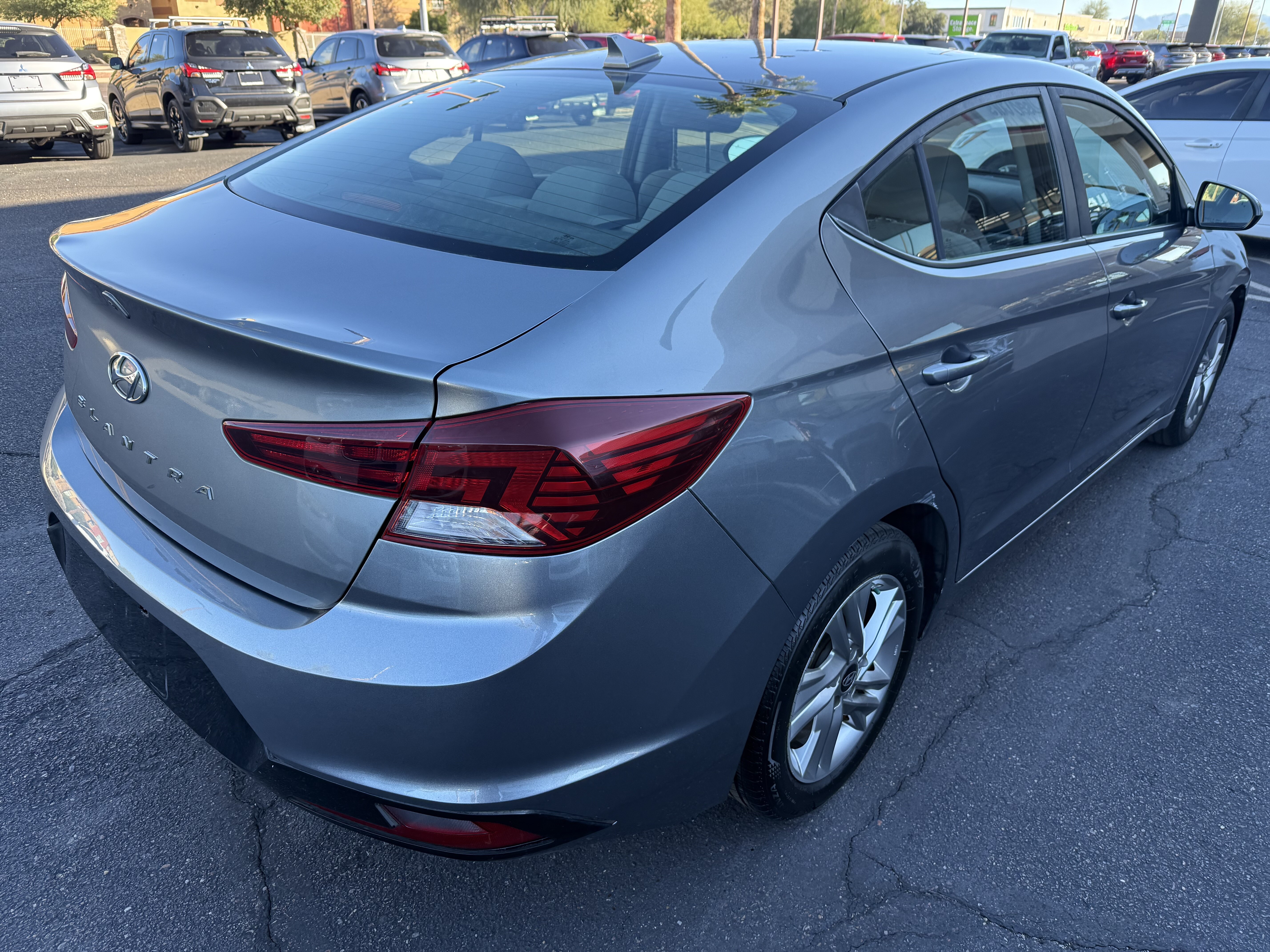 2019 Hyundai Elantra in Phoenix, AZ 85022 - 18092610 4