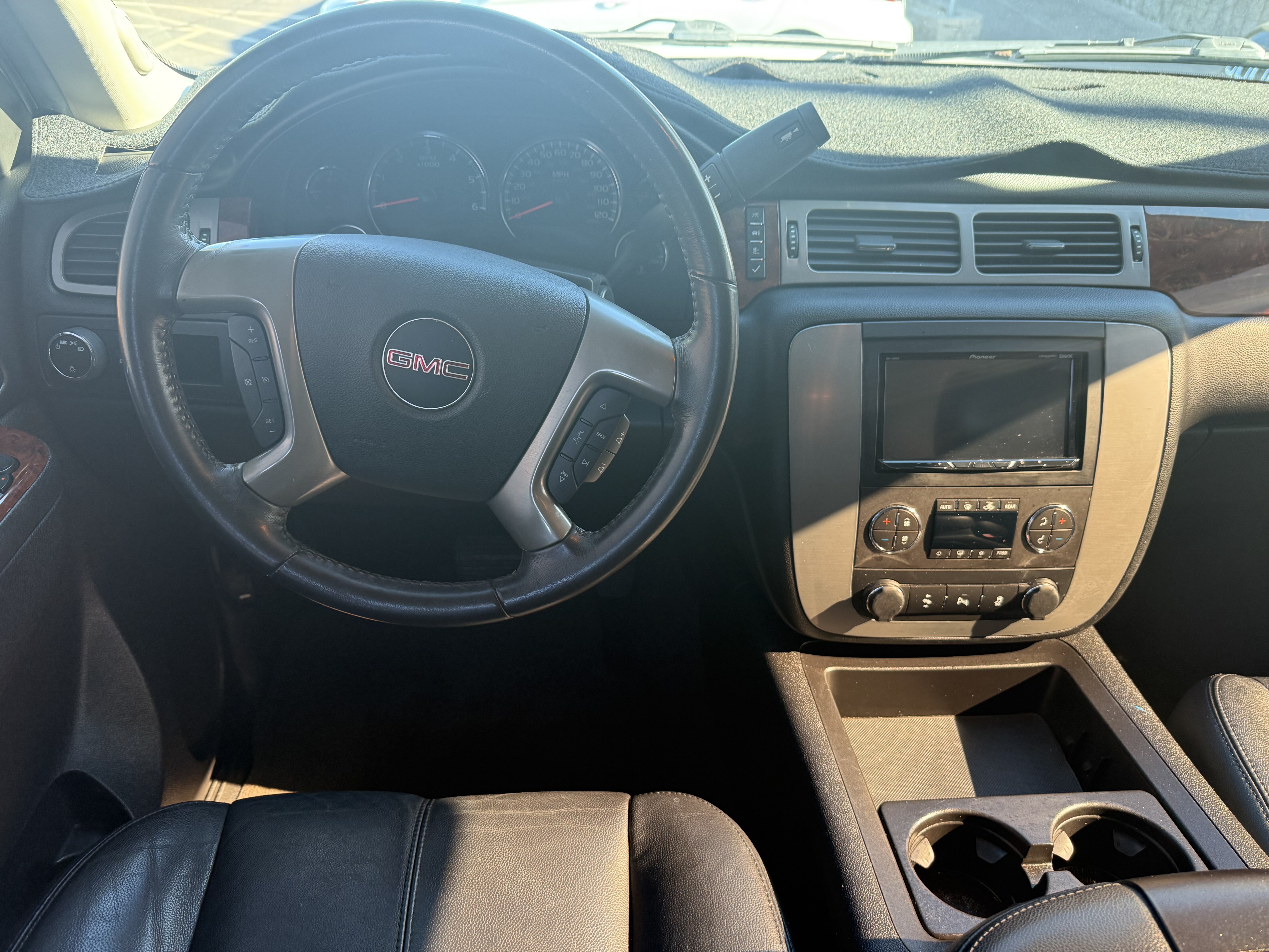 2013 GMC Yukon in Phoenix, AZ 85022 - 18092612 7