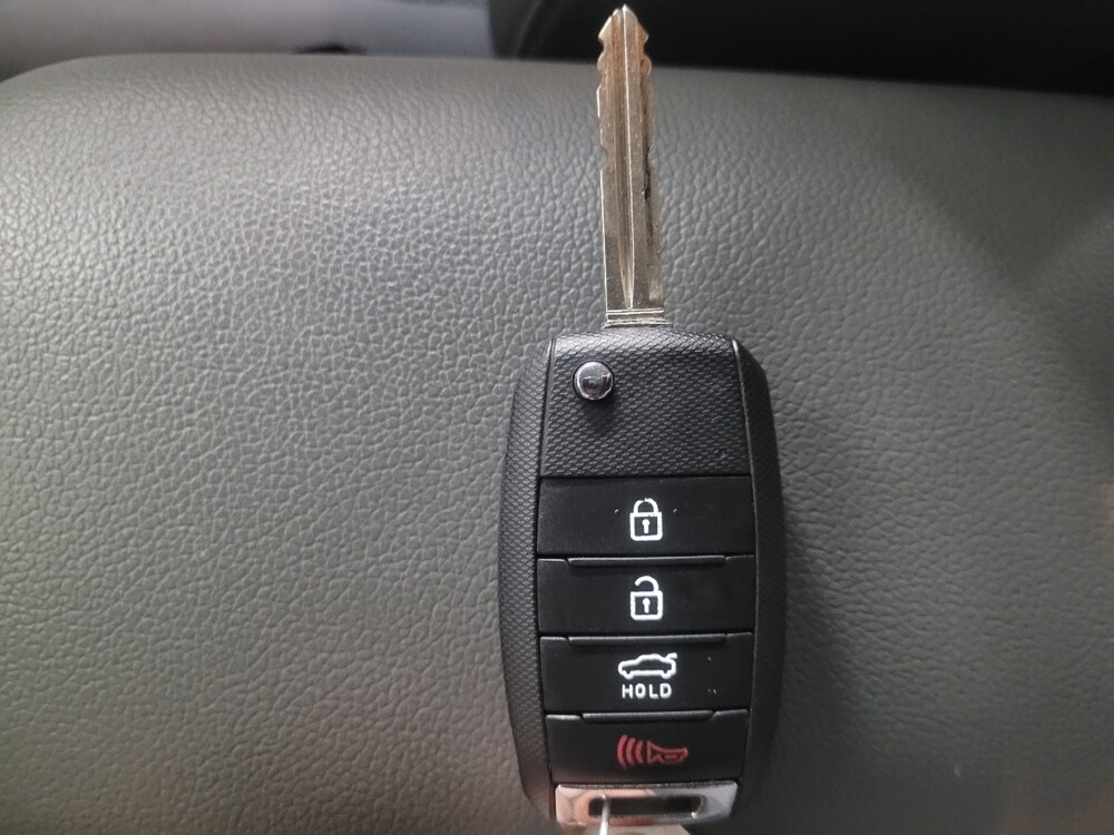 2017 Kia Forte in Union City, GA 30291 - 18092627 32