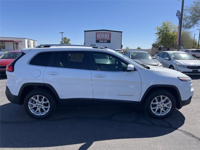 2017 Jeep Cherokee in Mesa, AZ 85212 - 18092629 4