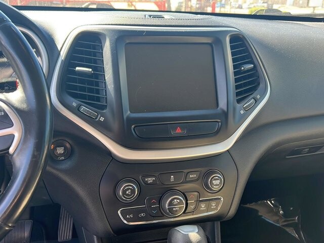 2017 Jeep Cherokee in Mesa, AZ 85212 - 18092629 13